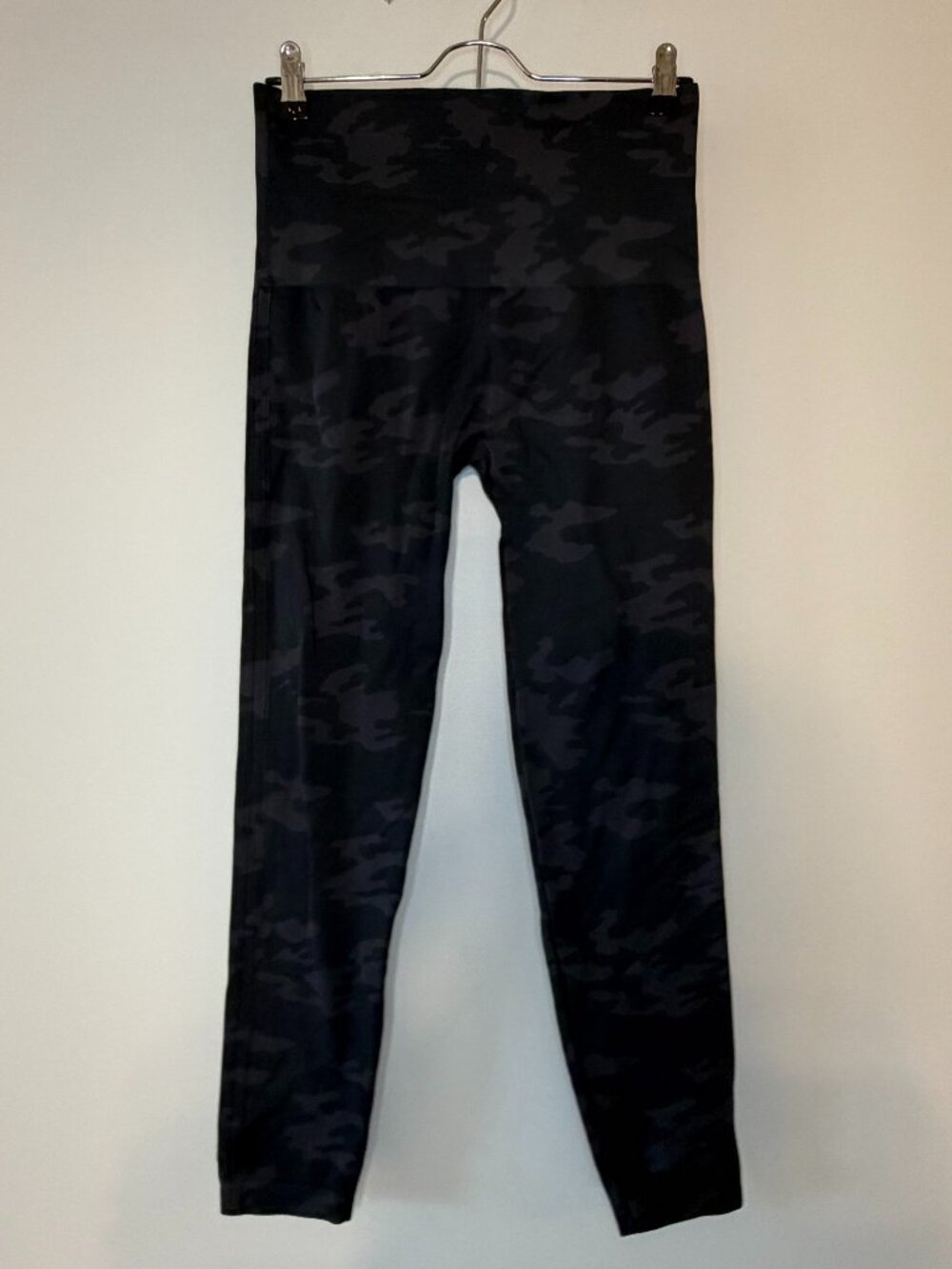 Spanx Look at Me Now Seamless Leggings Black Camo Size XL